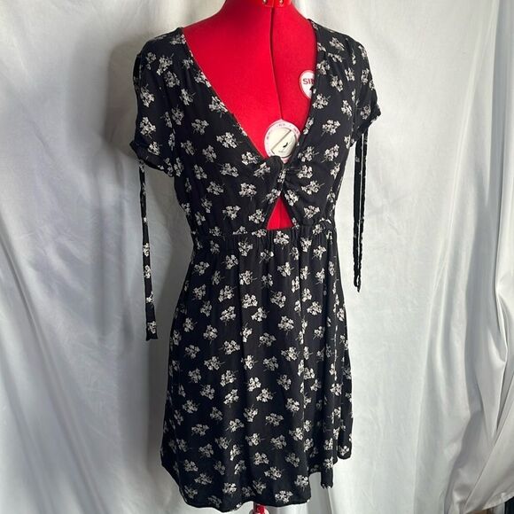 SM298 American eagle outfitters short sleeve floral dress - Picture 1 of 9